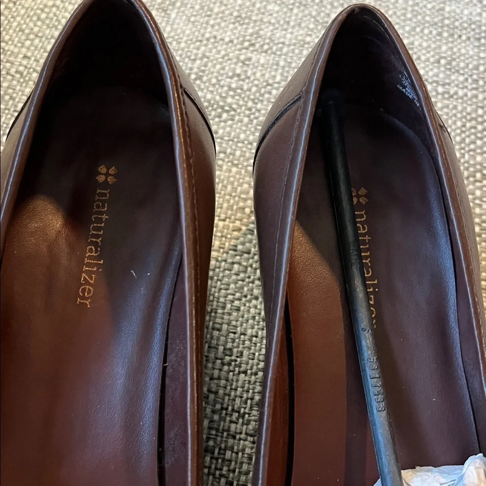 Naturalizer Women’s  Brown Leather Tassle Loafers low block heel Size 9.5 NEW